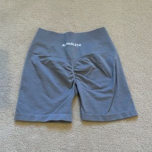 Alphalete Amplify Shorts: Medium Grey